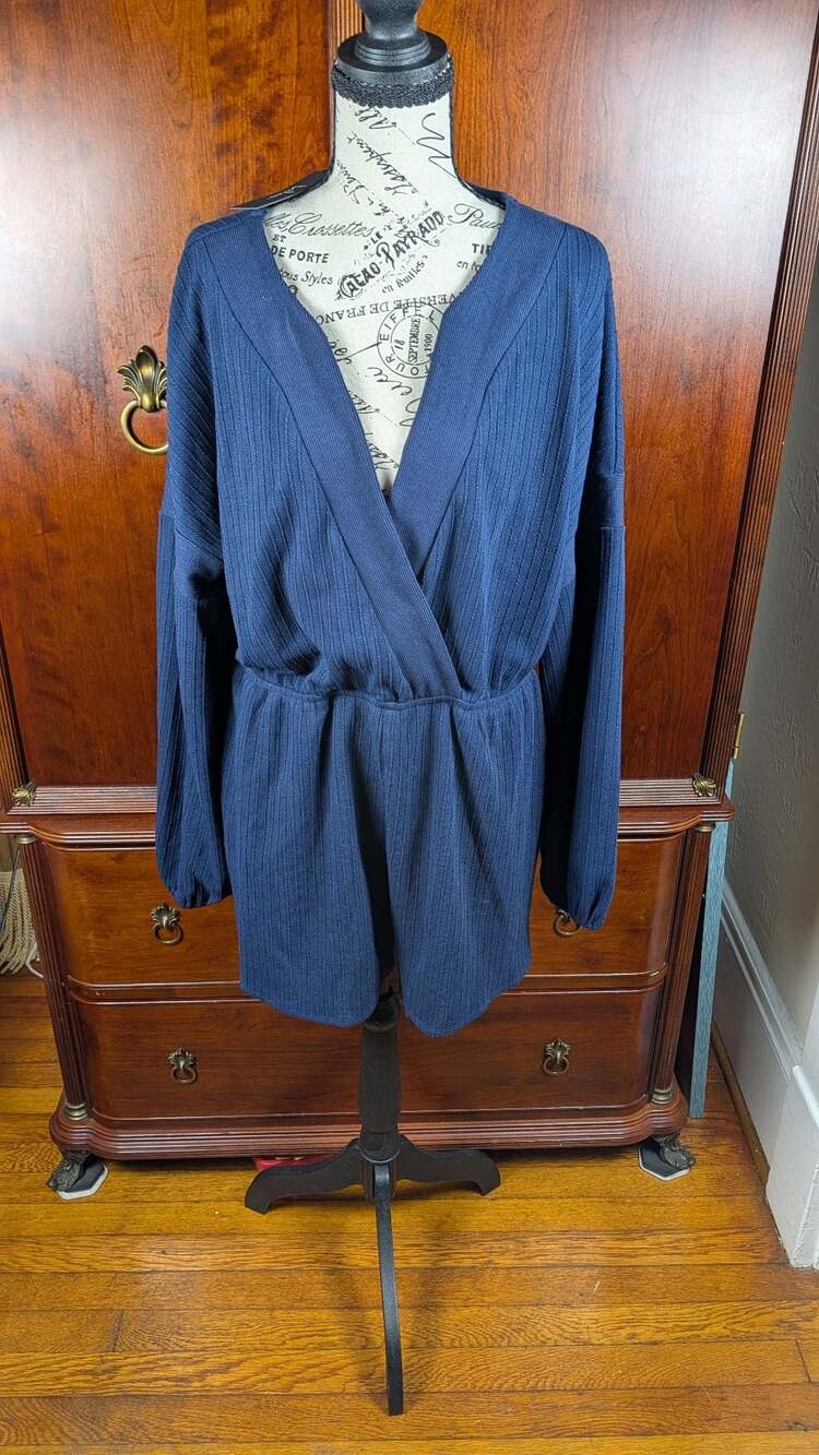 NWT Lulus Navy Blue Ribbed Knit V-Neck Romper with Puff Sleeves Size L